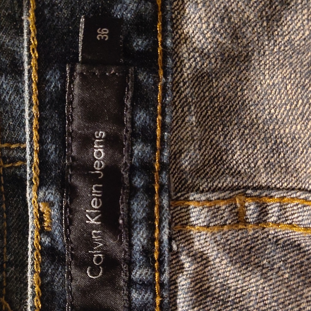 Calvin Klein (36Wx35L)Straight Leg Jeans, Men Blue Denim Pckts, High-rise, ZipUp - Picture 10 of 13